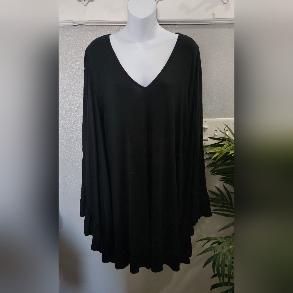 Elegant Black V-Neck Women's Top